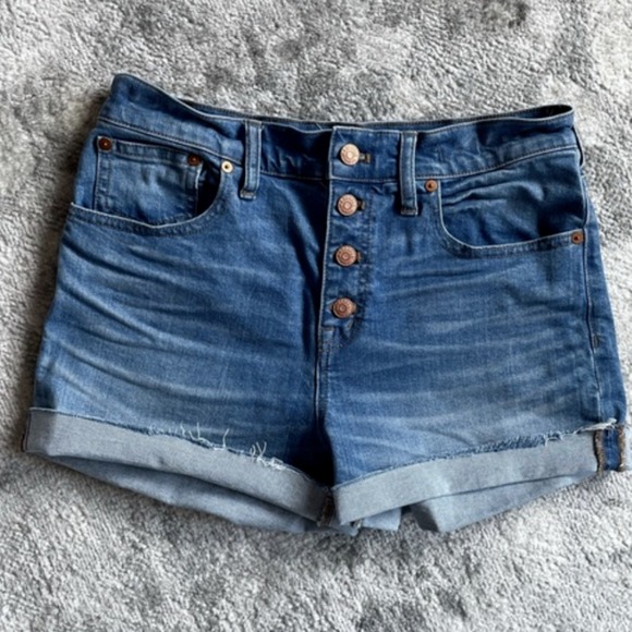 Madewell button up medium wash shorts - used